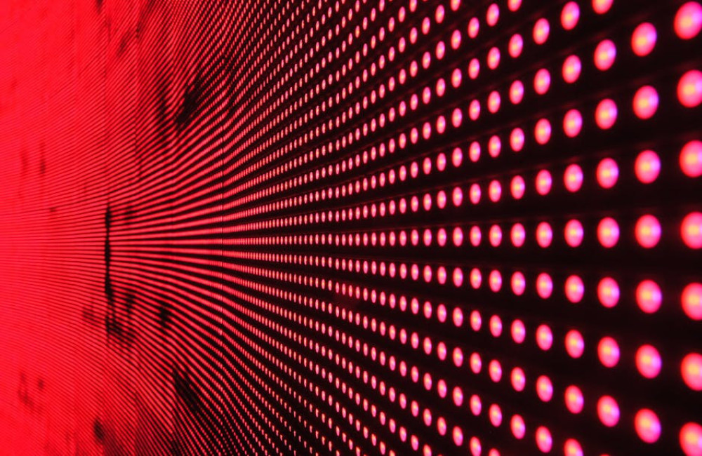 Wat zijn de risico's en voordelen van decentralisatie in het digitale tijdperk?