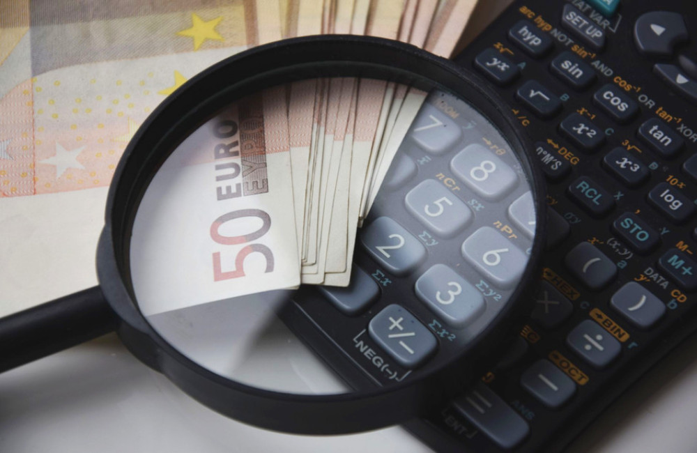 Hoeveel rente betaal je over 500 euro roodstand bij 12,9 procent op je betaalrekening