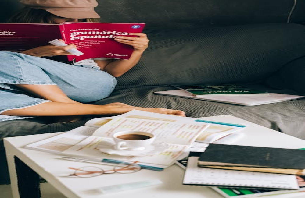 Is het geïnvesteerd of investeert: grammatica en financieel inzicht uitgelegd