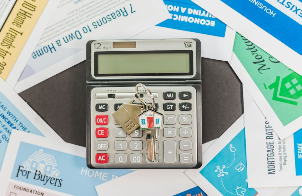 Wat bespaar je met oversluiten van 250.000 euro hypotheek van 4,5 naar 3,8 procent rente